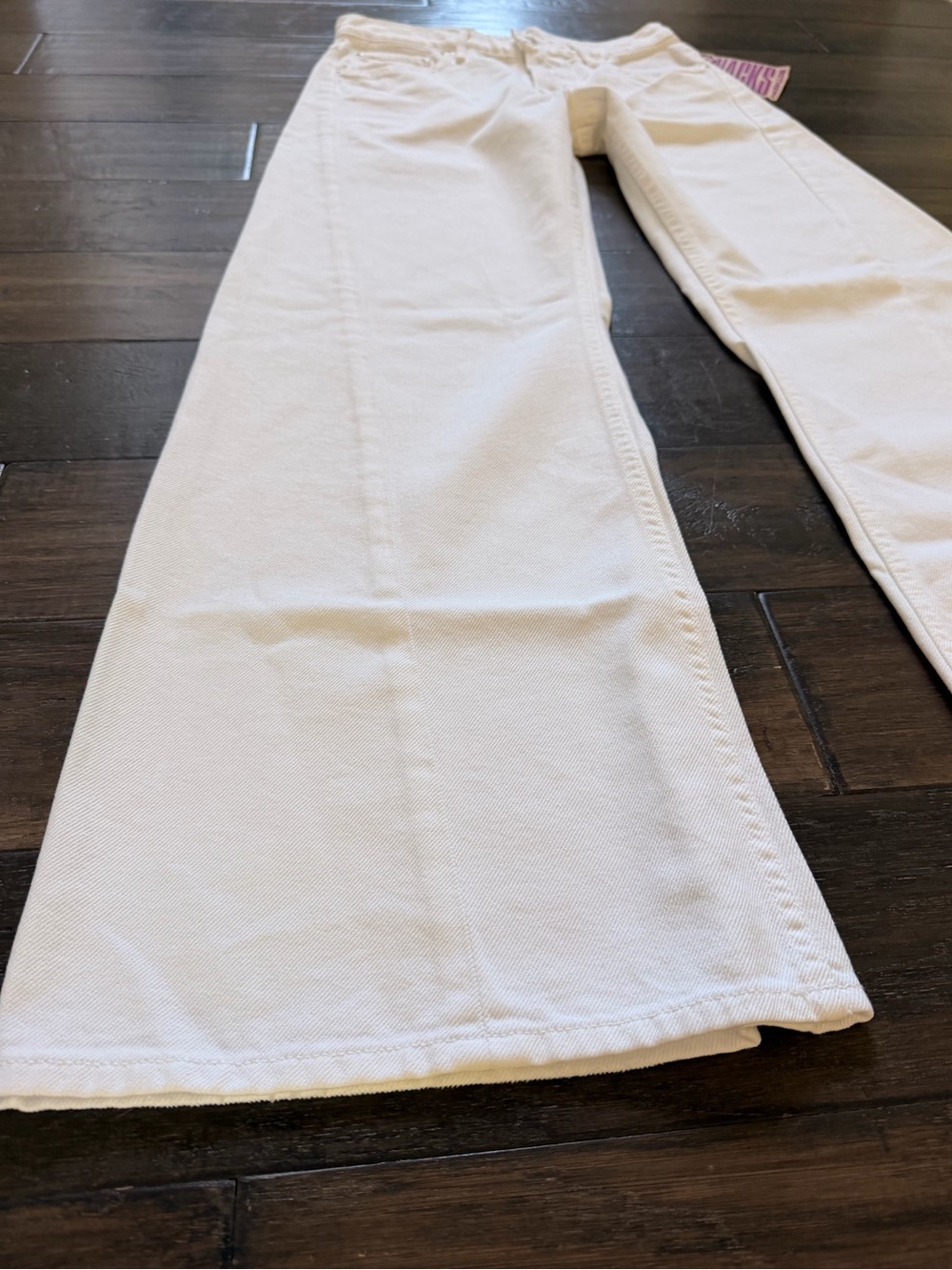MOTHER Snacks The COOLEST EVER White Twist Flare Jeans 26 NWT $300!! - Picture 3 of 5